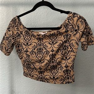 Agaci tan and black crop top size medium